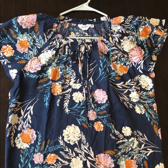 Candace Cameron Bure Flutter Sleeve Split-Neck Navy Floral Printed Blouse - Picture 3 of 7